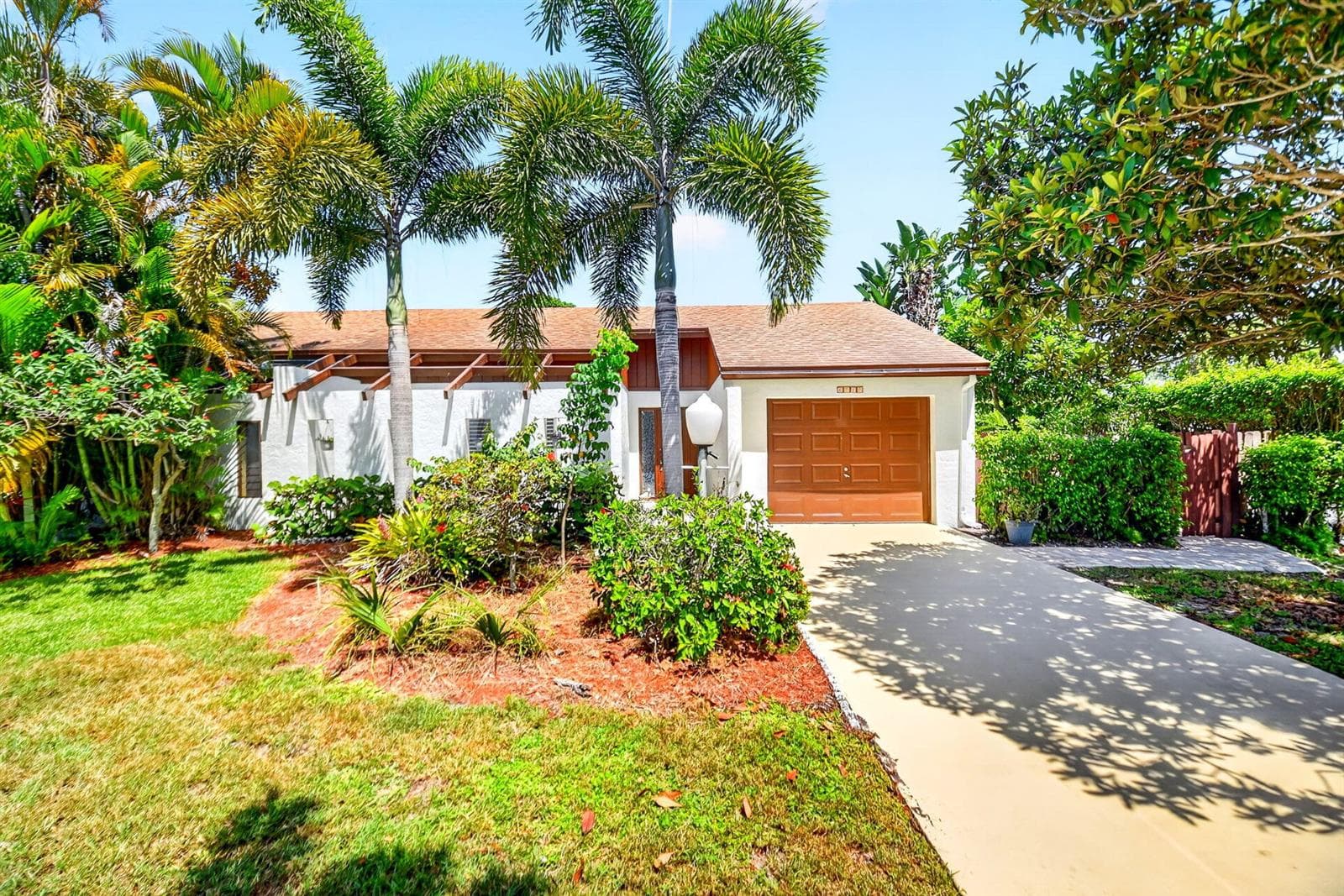 6747 Starkeys Place, Lake Worth, FL 33467