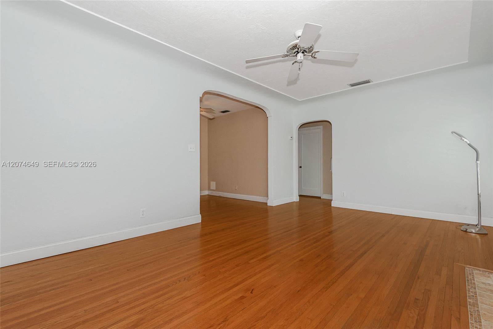 989 Eastward Dr, Miami Springs, FL 33166 photo 3