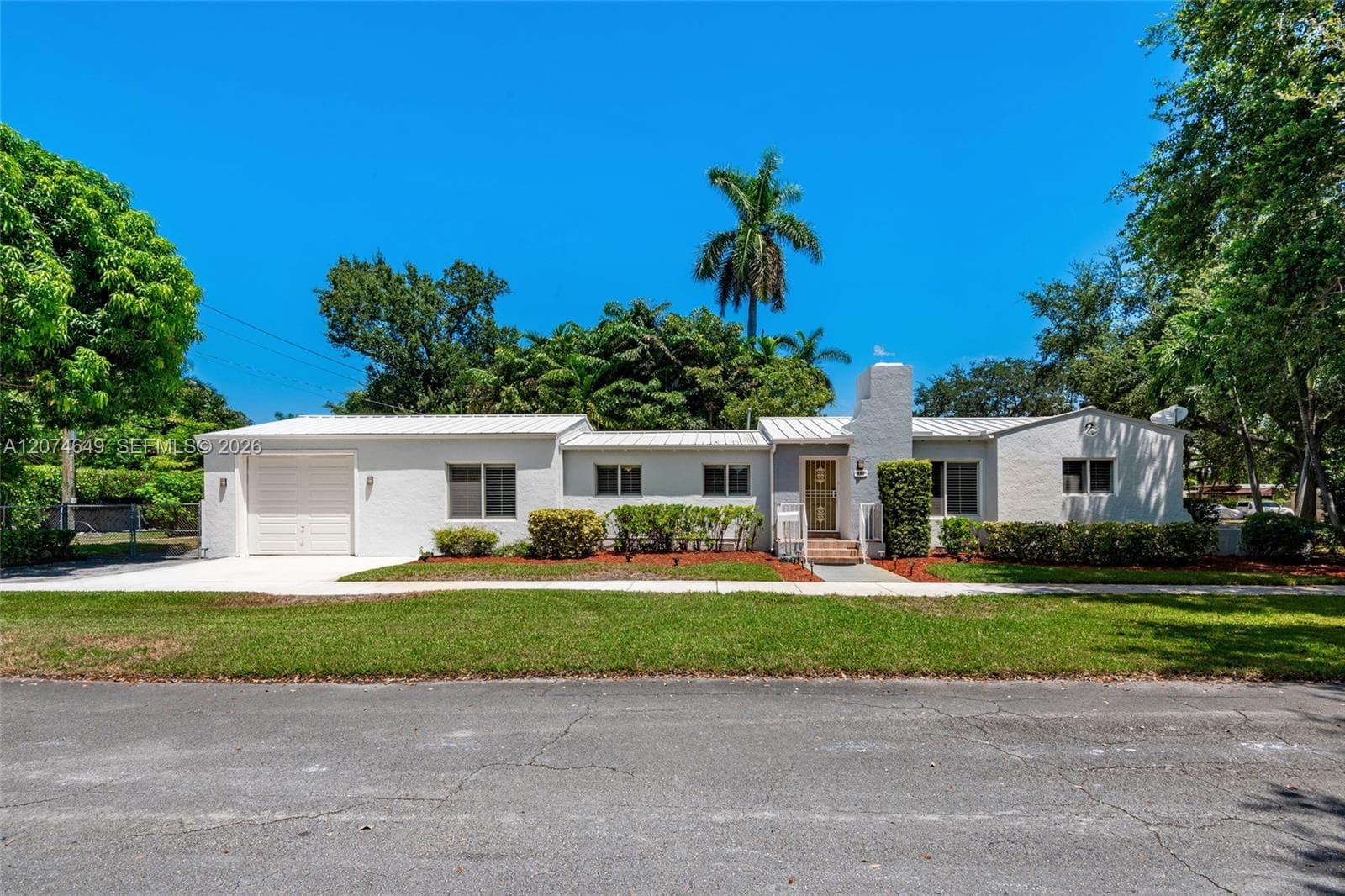 989 Eastward Dr, Miami Springs, FL 33166