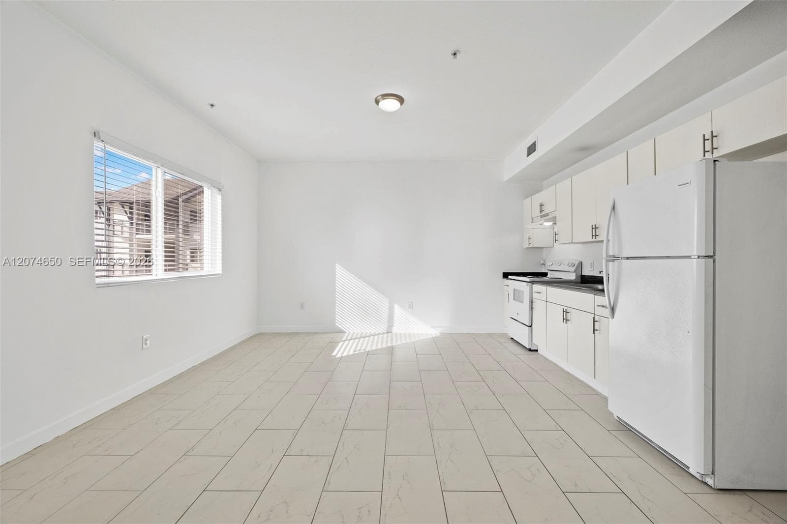 405 E 7th St # 203, Hialeah, FL 33010 photo 3
