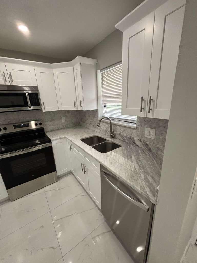 21913 Lake Forest Circle # 201, Boca Raton, FL 33433 photo 2