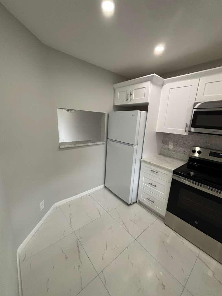 21913 Lake Forest Circle # 201, Boca Raton, FL 33433 photo 3
