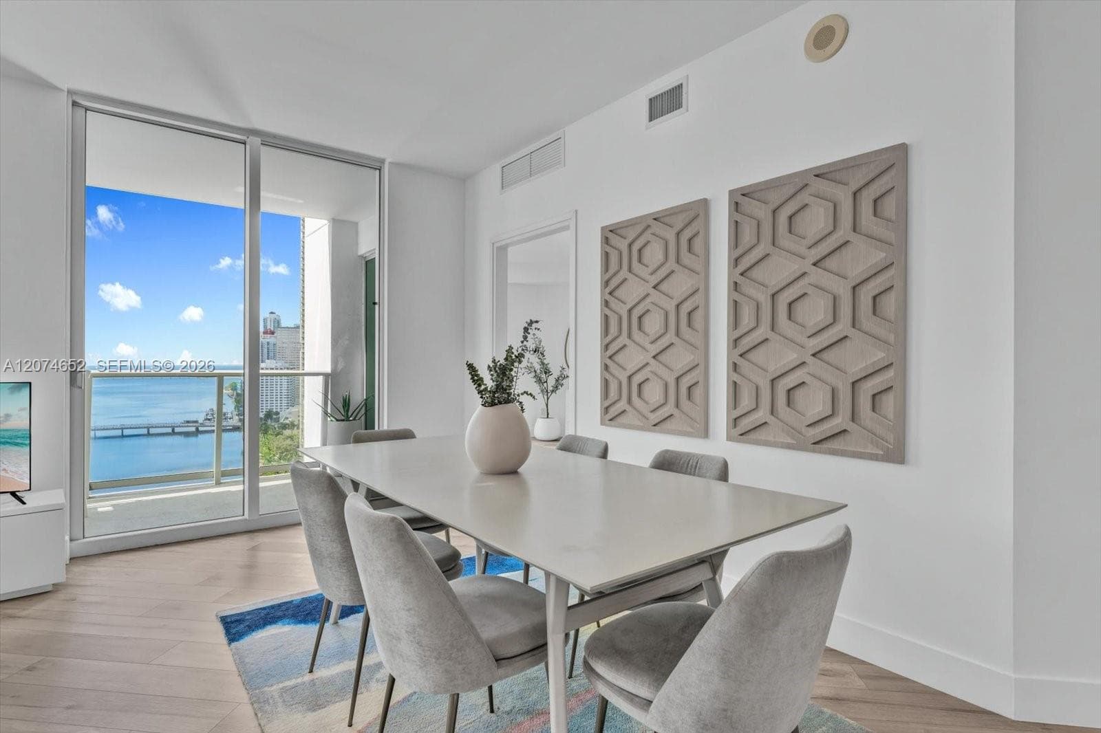 300 S Biscayne Blvd # T-1708, Miami, FL 33131 photo 2