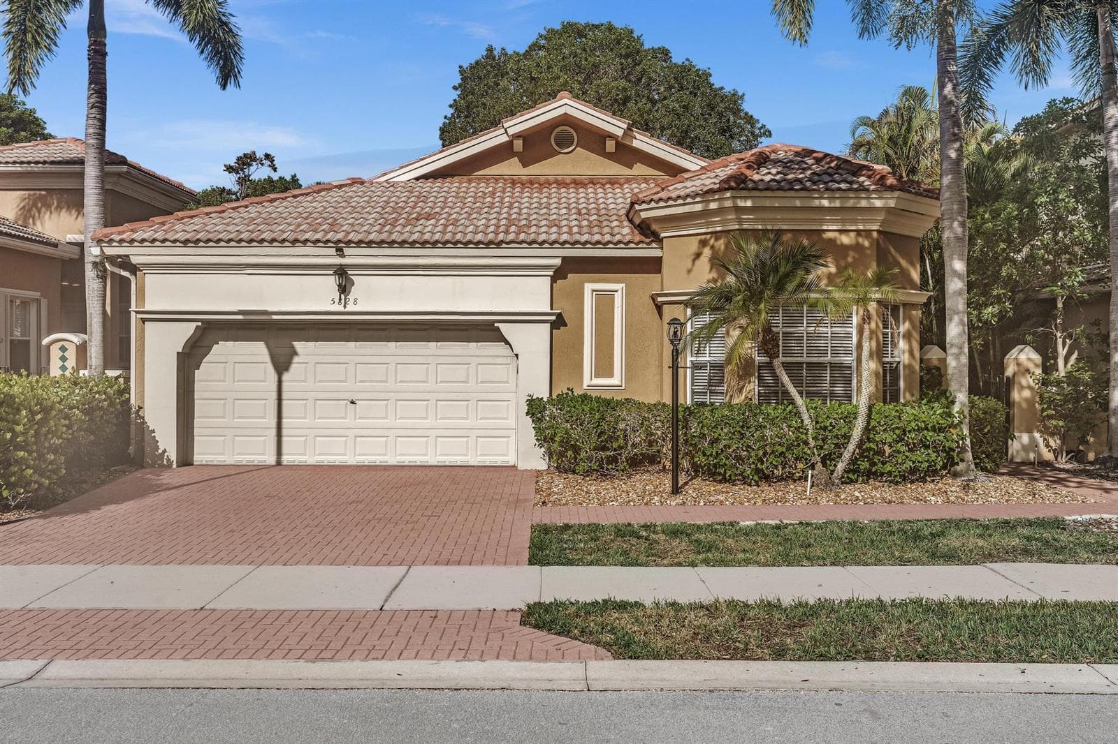 5828 NW 121st Avenue, Coral Springs, FL 33076
