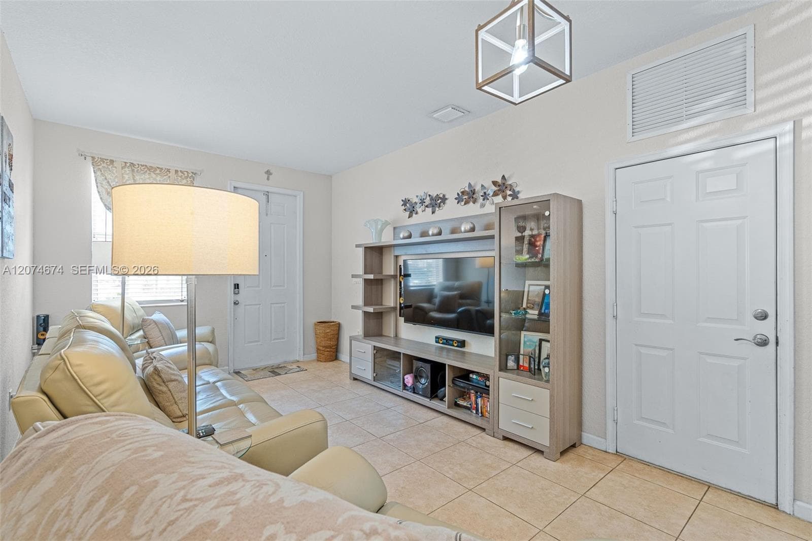 1034 NE 30th Ave, Homestead, FL 33033 photo 3
