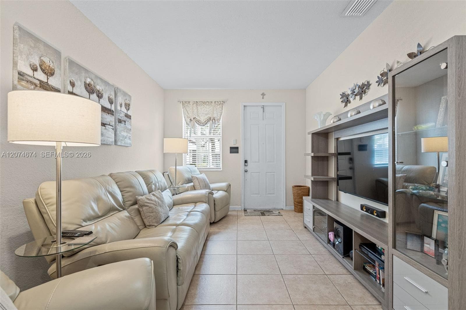 1034 NE 30th Ave, Homestead, FL 33033 photo 4