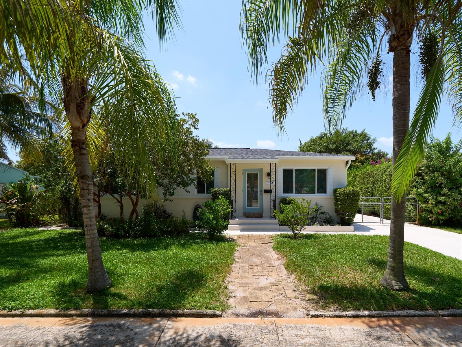 222 Bayberry Drive, Lake Park, FL 33403 photo 4