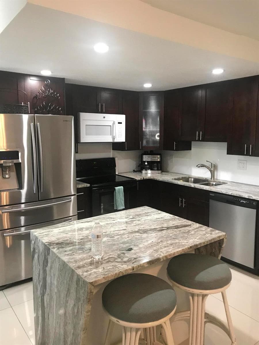 2000 SPRINGDALE Boulevard # 210, Palm Springs, FL 33461 photo 2