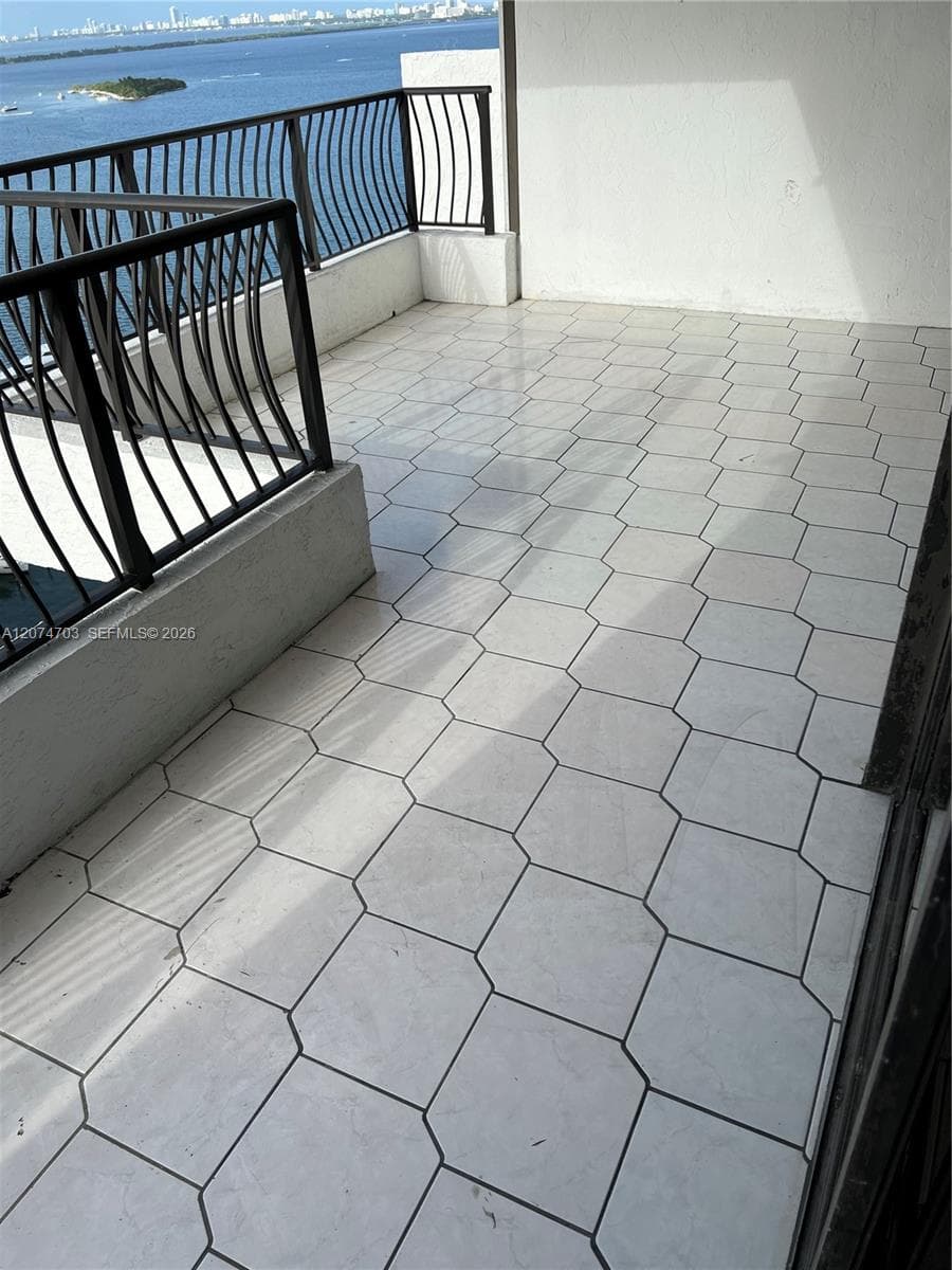 555 NE 15th St # 24E, Miami, FL 33132 photo 2
