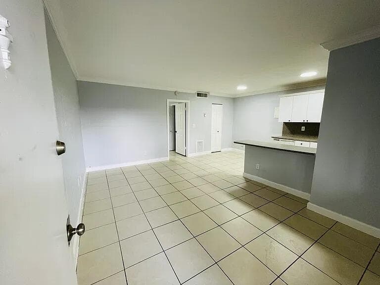 890 NW 45 Avenue # 32, Miami, FL 33126