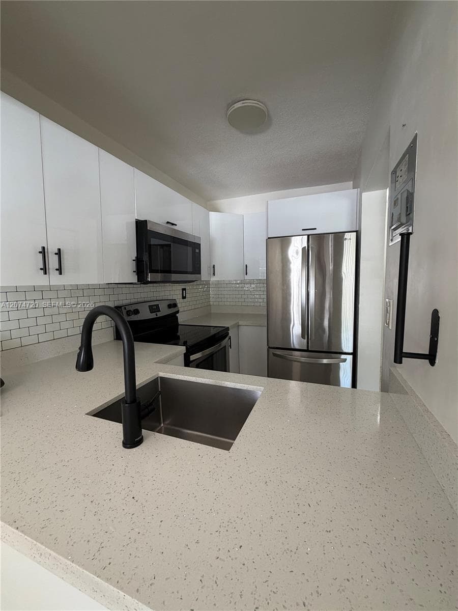 755 SW 6th St # 6, Miami, FL 33130 photo 4