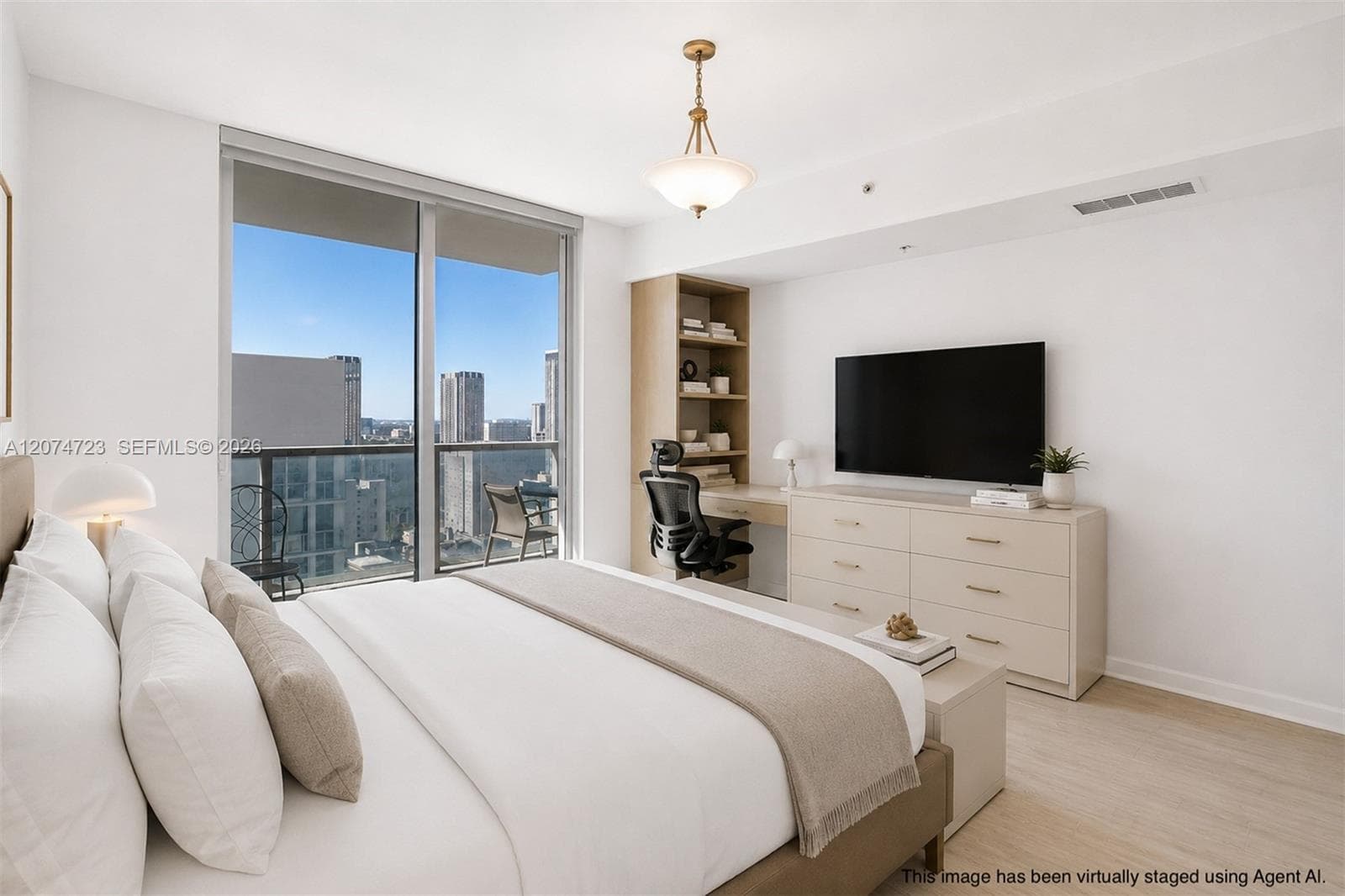 253 NE 2nd St # 3104, Miami, FL 33132 photo 3