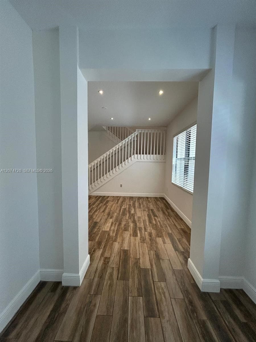 731 NE 193rd St # 731, Miami, FL 33179 photo 3