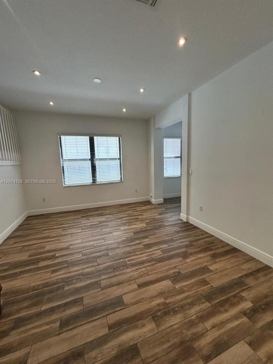 731 NE 193rd St # 731, Miami, FL 33179 photo 4