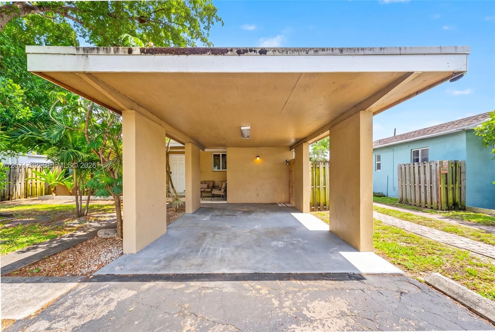 2904 Van Buren St, Hollywood, FL 33020 photo 2
