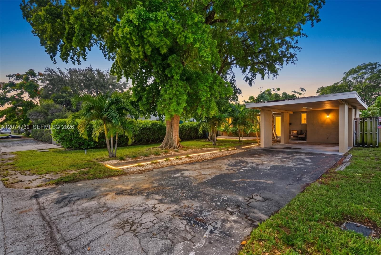 2904 Van Buren St, Hollywood, FL 33020