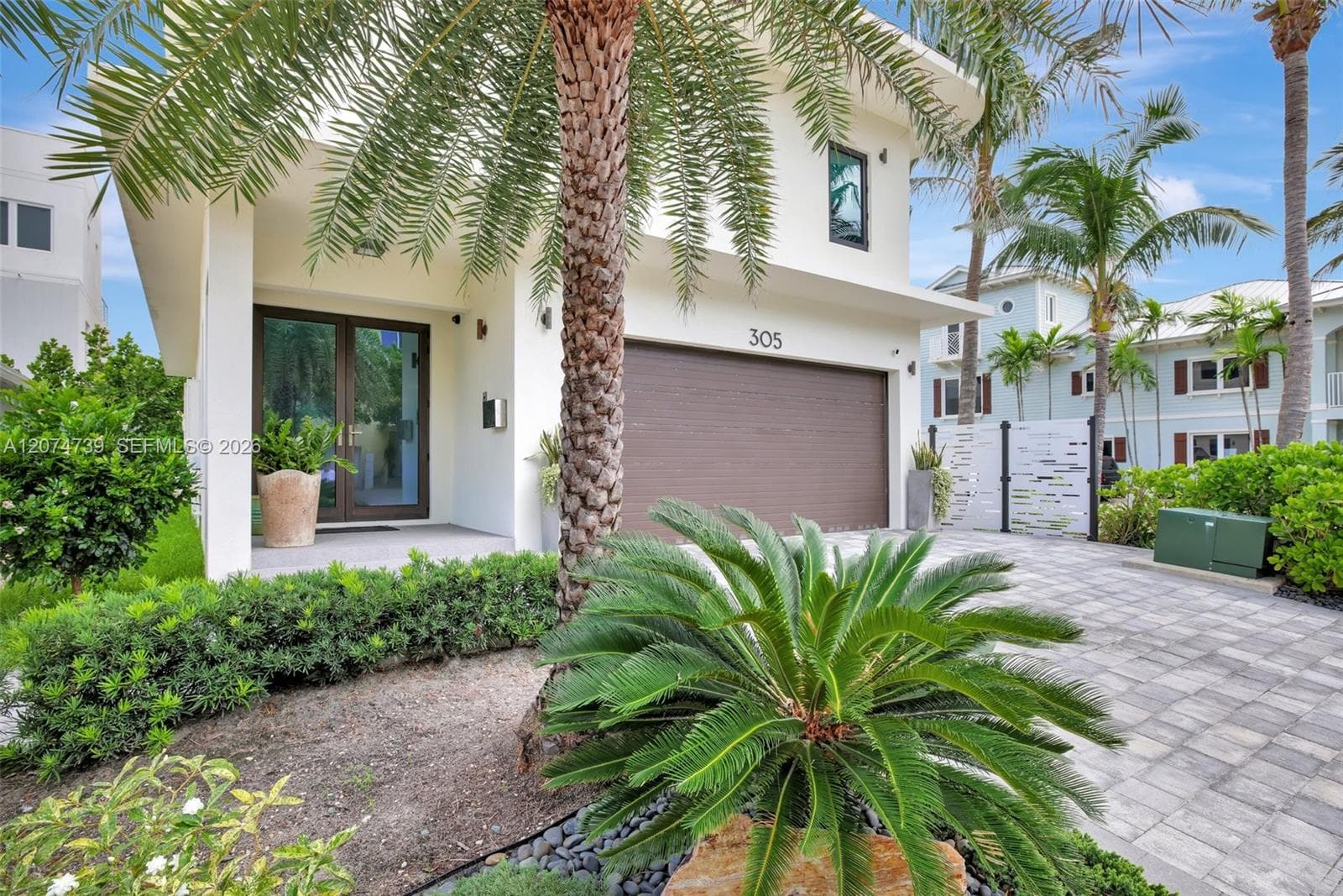 305 Oak St, Hollywood, FL 33019 photo 3