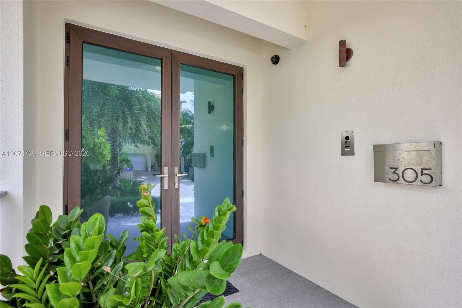 305 Oak St, Hollywood, FL 33019 photo 5