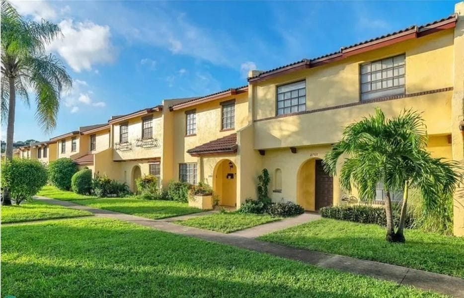 2760 NW 47TH Lane # 2805, Lauderdale Lakes, FL 33313 photo 2