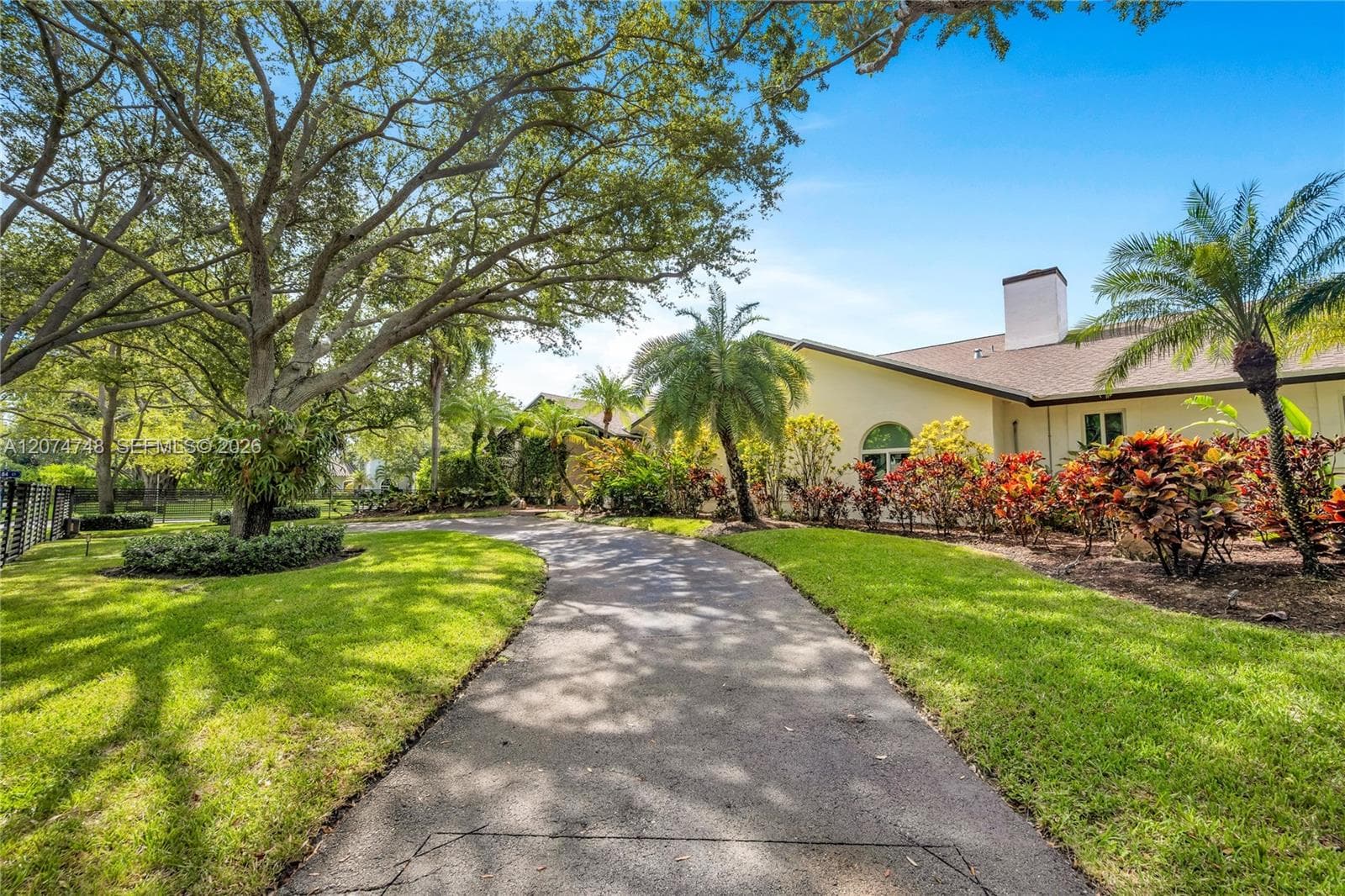 8440 SW 182nd Ter, Palmetto Bay, FL 33157 photo 3