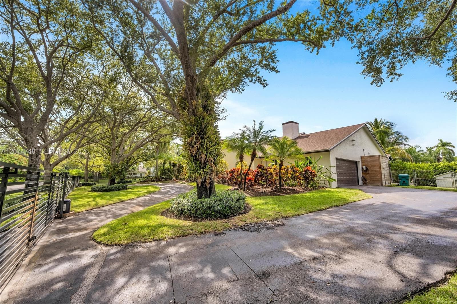 8440 SW 182nd Ter, Palmetto Bay, FL 33157 photo 4