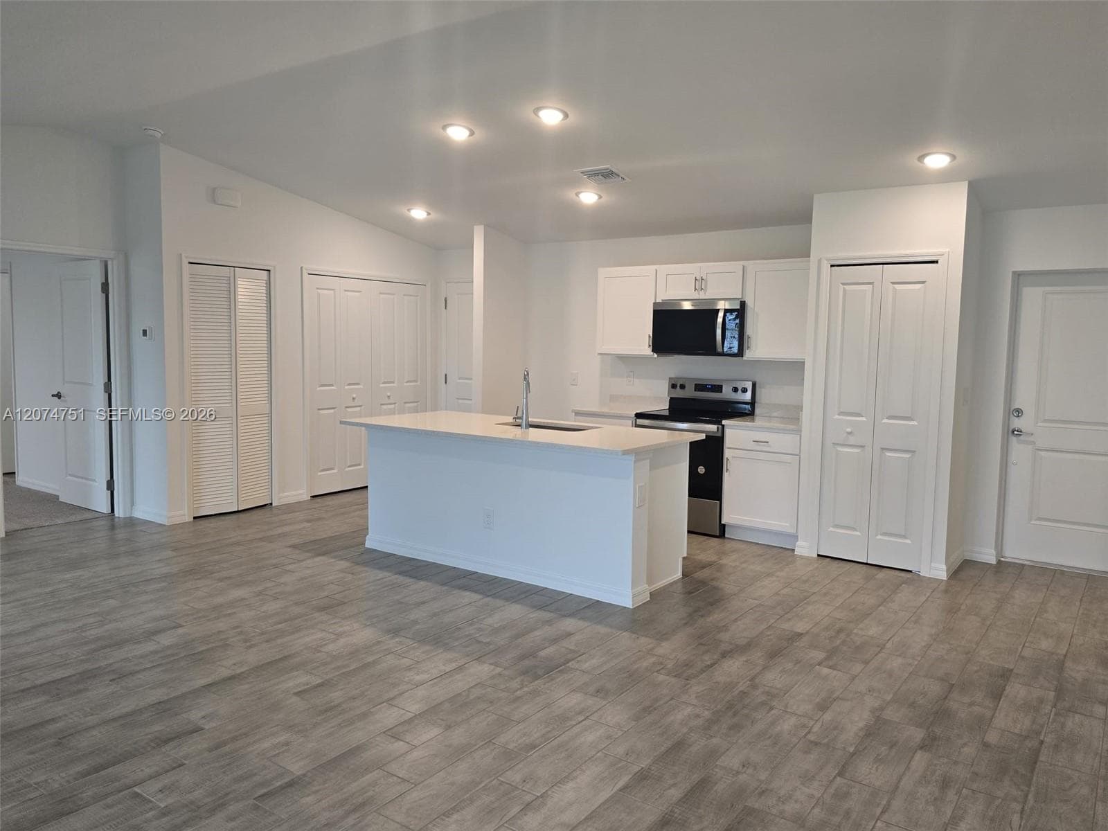 1407 NW 17th Pl, Cape Coral, FL 33993 photo 5