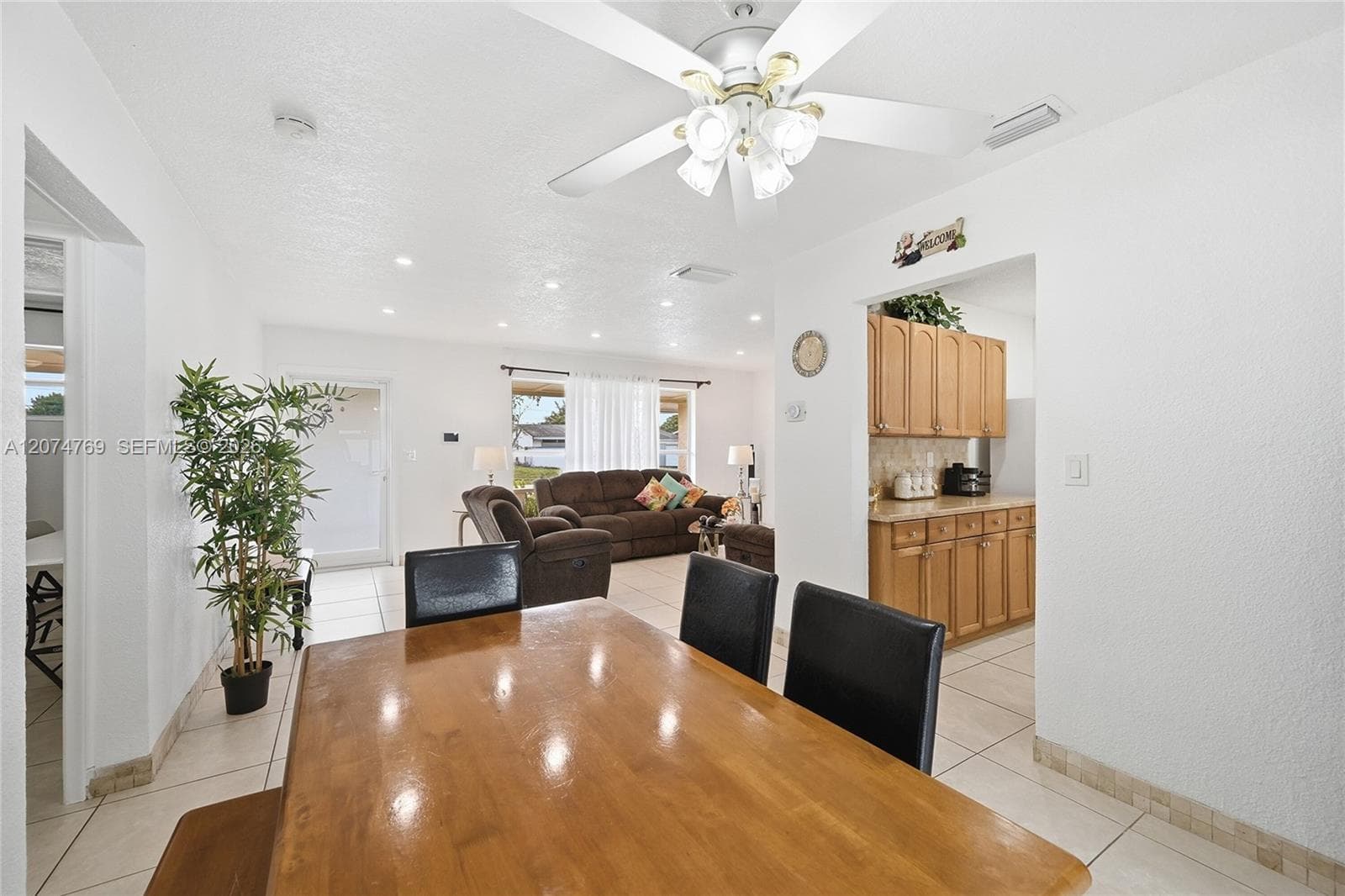 8641 NW 25th Ct, Sunrise, FL 33322 photo 4