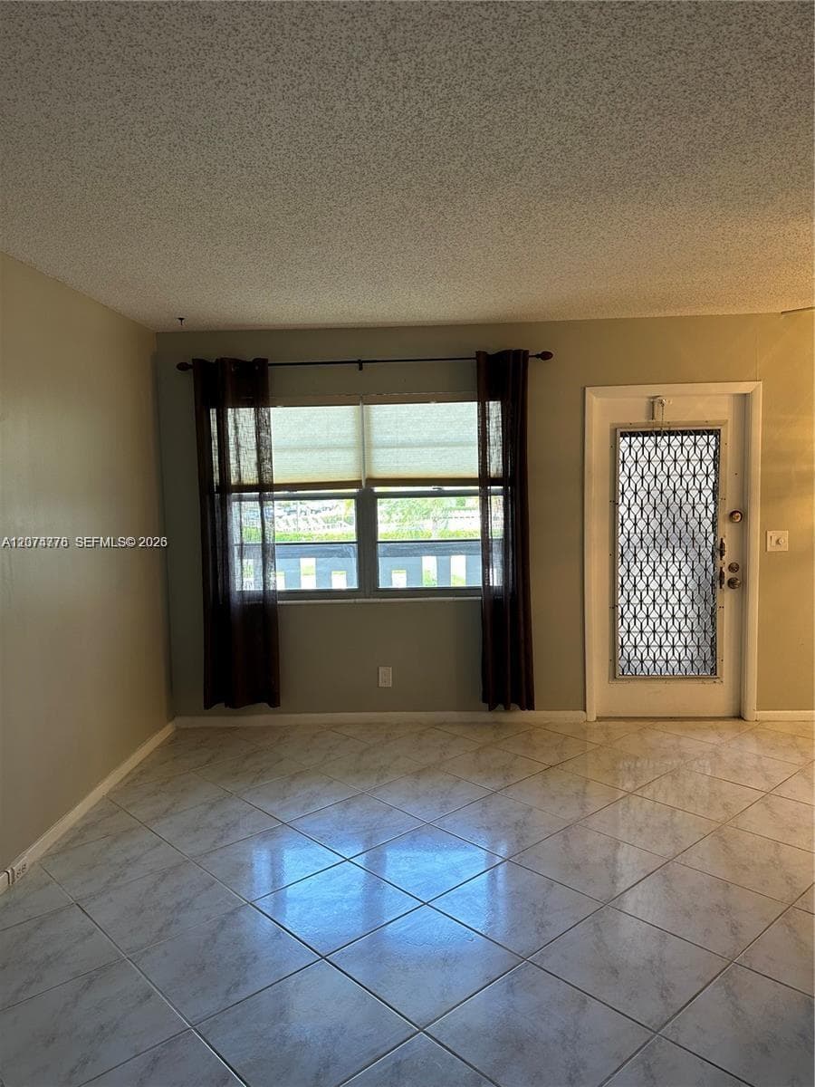 2027 Hythe B # 2027, Boca Raton, FL 33434 photo 5
