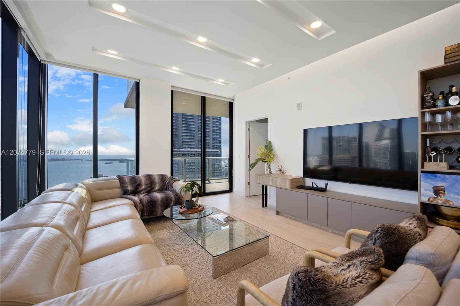 1010 Brickell Ave # 4701, Miami, FL 33131 photo 4