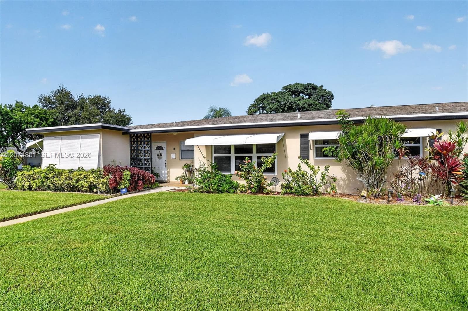 867 North Dr # B, Delray Beach, FL 33445 photo 4