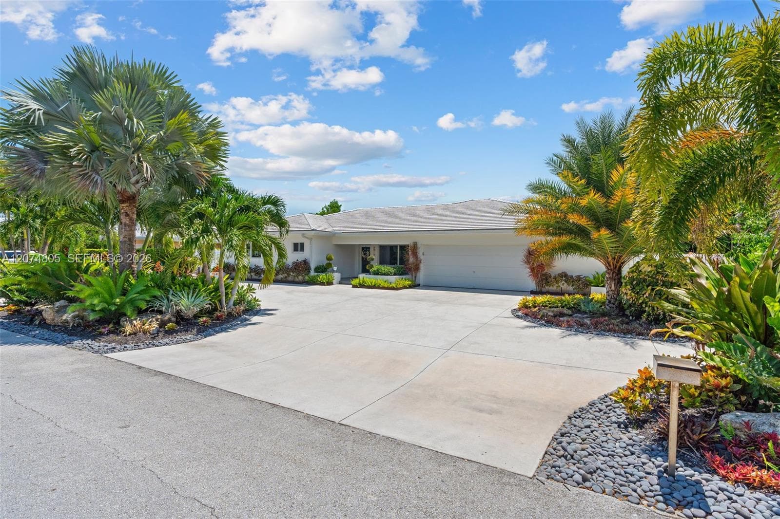 2812 NE 28th St, Fort Lauderdale, FL 33306 photo 3