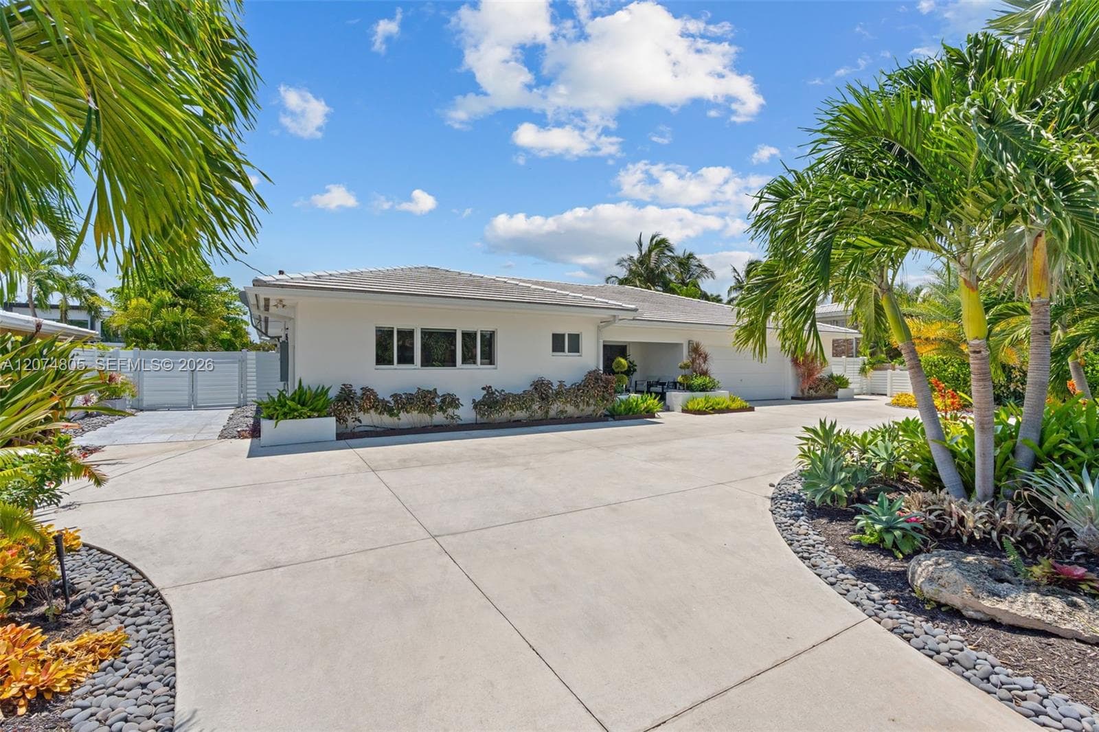2812 NE 28th St, Fort Lauderdale, FL 33306 photo 4