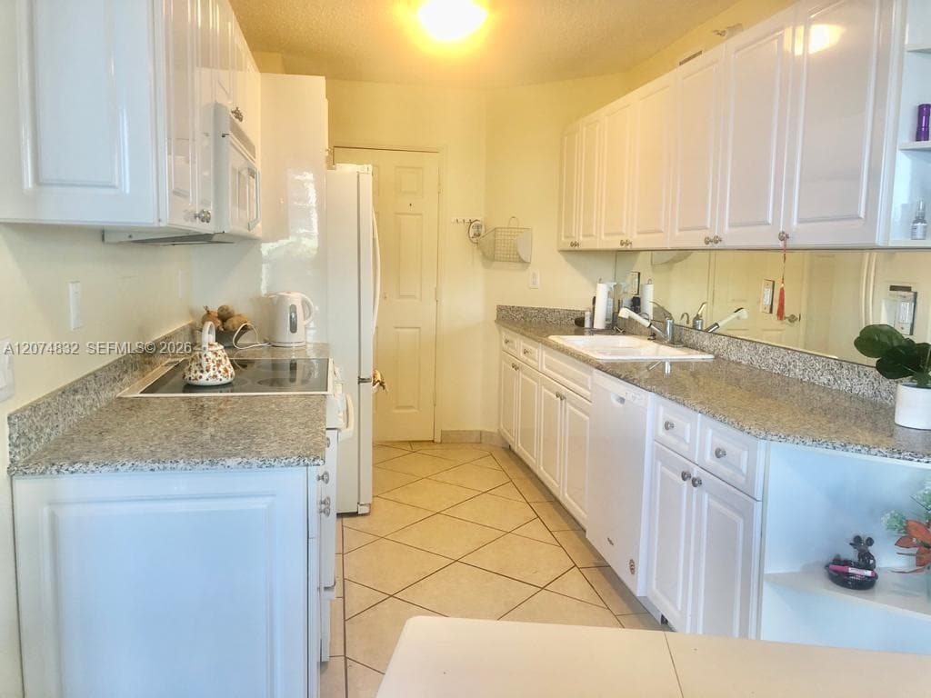16711 Collins Ave # 706, Sunny Isles Beach, FL 33160 photo 3