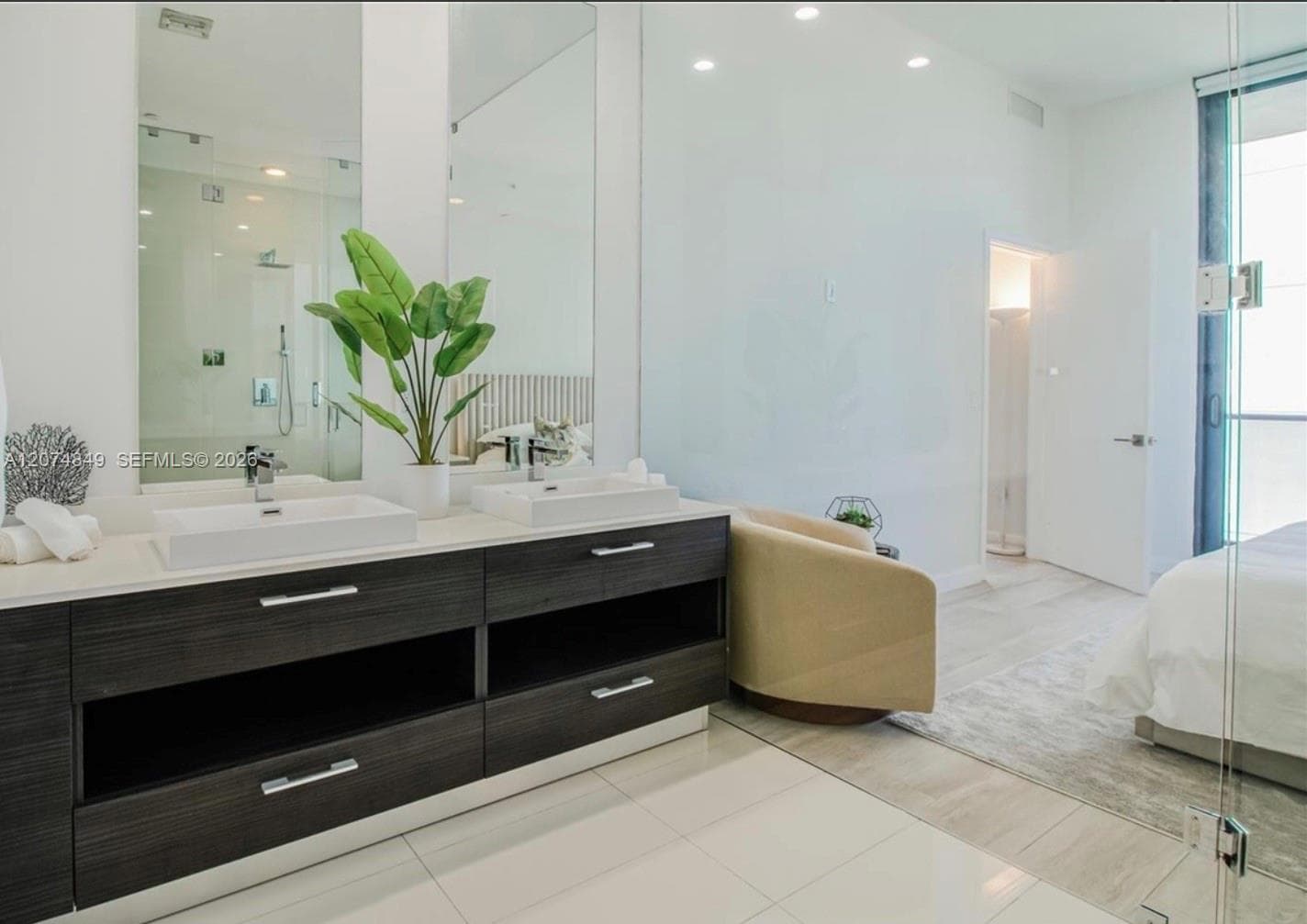 55 SW 9th St # 4409, Miami, FL 33130 photo 5