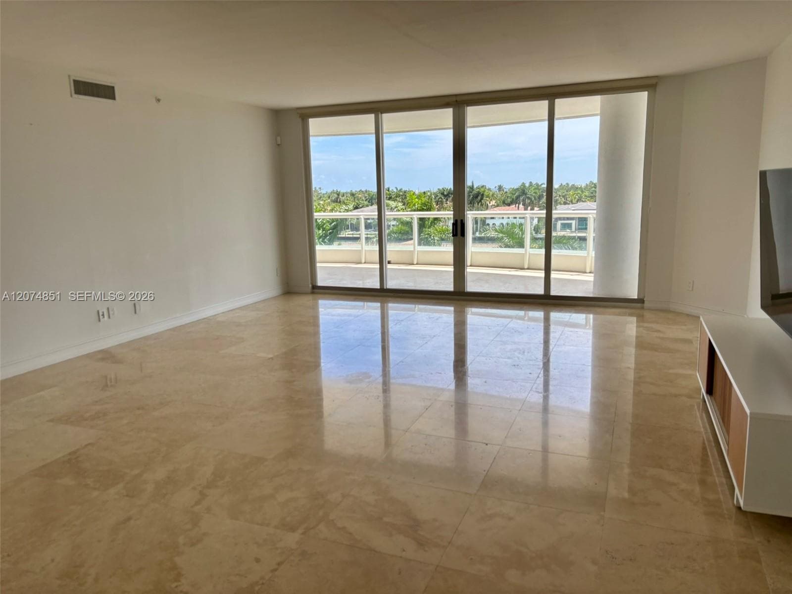 21050 Point Pl # 604, Aventura, FL 33180 photo 3