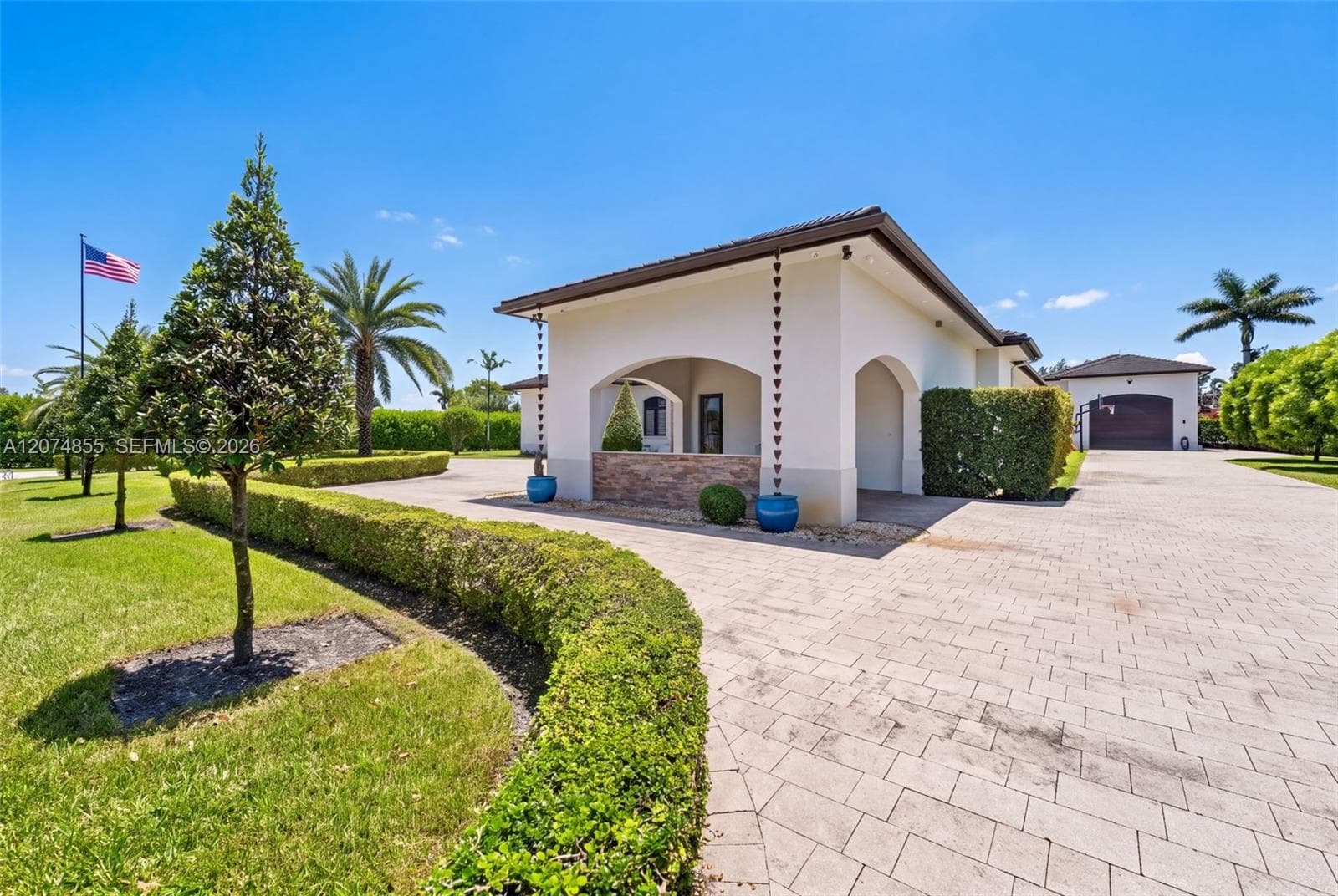 10352 NW 131st St, Hialeah Gardens, FL 33018 photo 3
