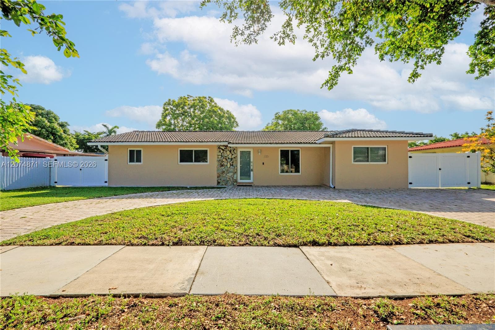225 SW 102nd Pl, Sweetwater, FL 33174 photo 5
