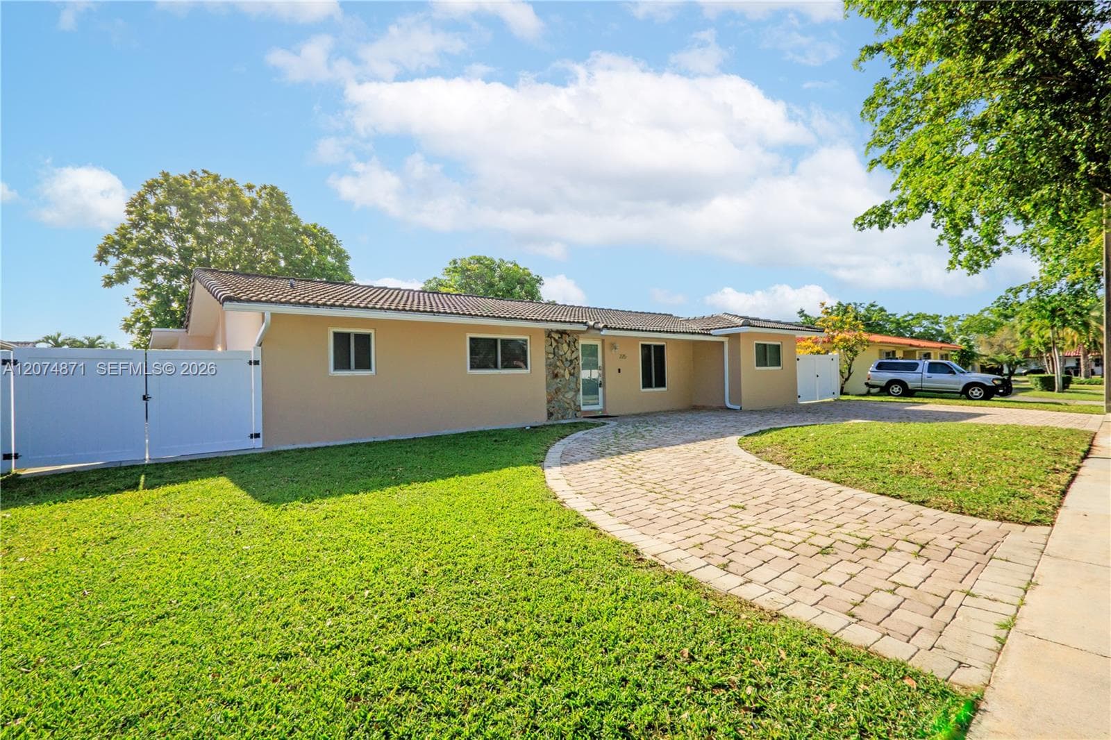 225 SW 102nd Pl, Sweetwater, FL 33174 photo 4