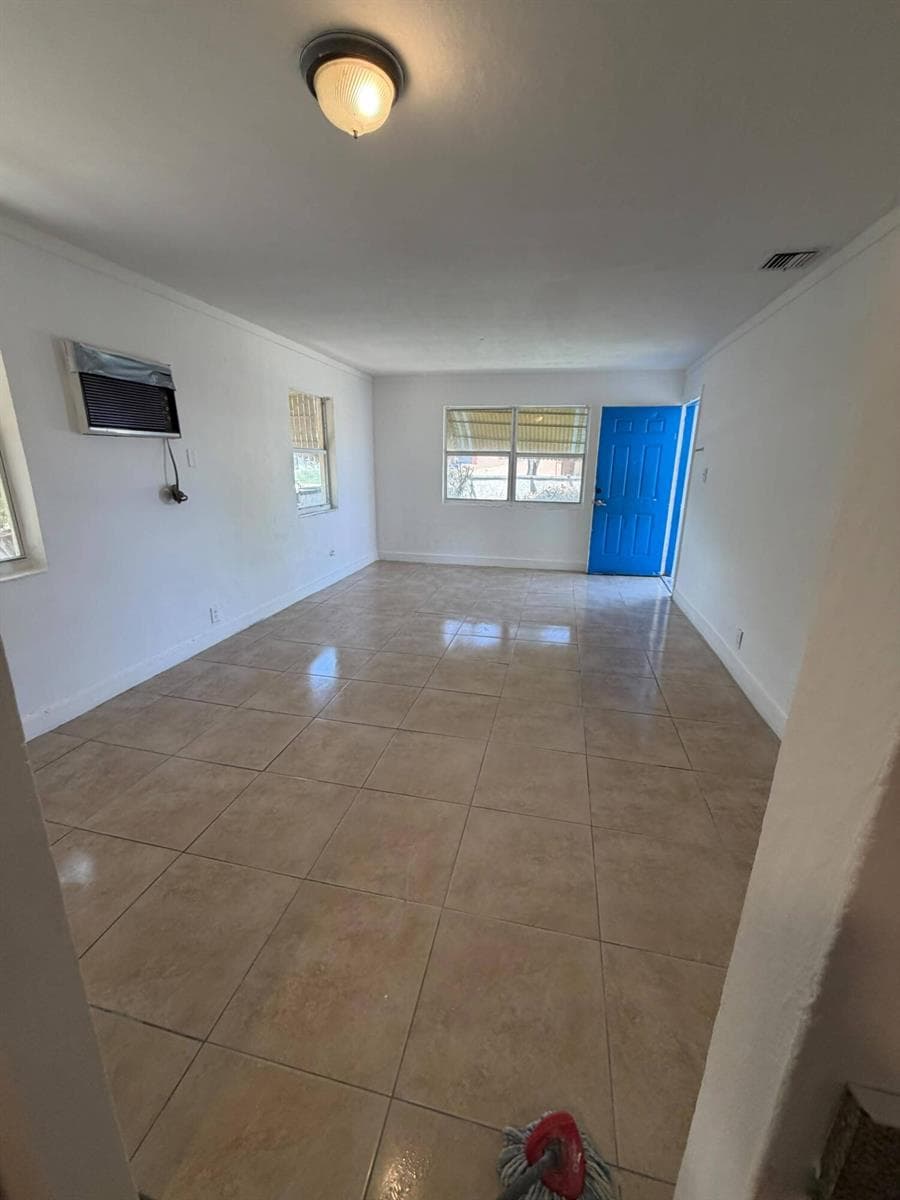 1525 W 15TH Street, Riviera Beach, FL 33404 photo 2