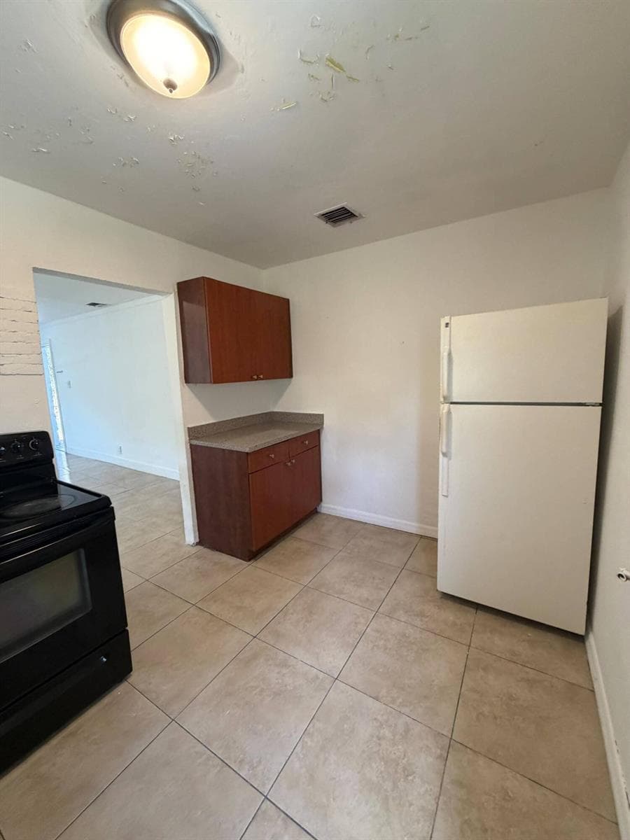 1525 W 15TH Street, Riviera Beach, FL 33404 photo 4