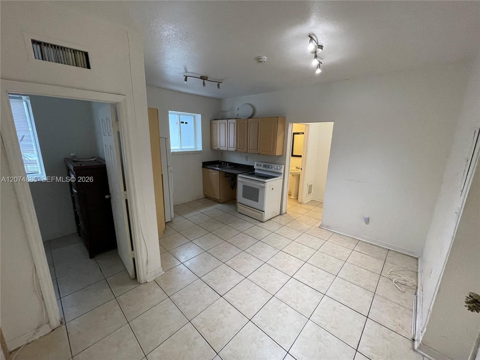 1021 NW 3rd St # 207, Miami, FL 33128 photo 2