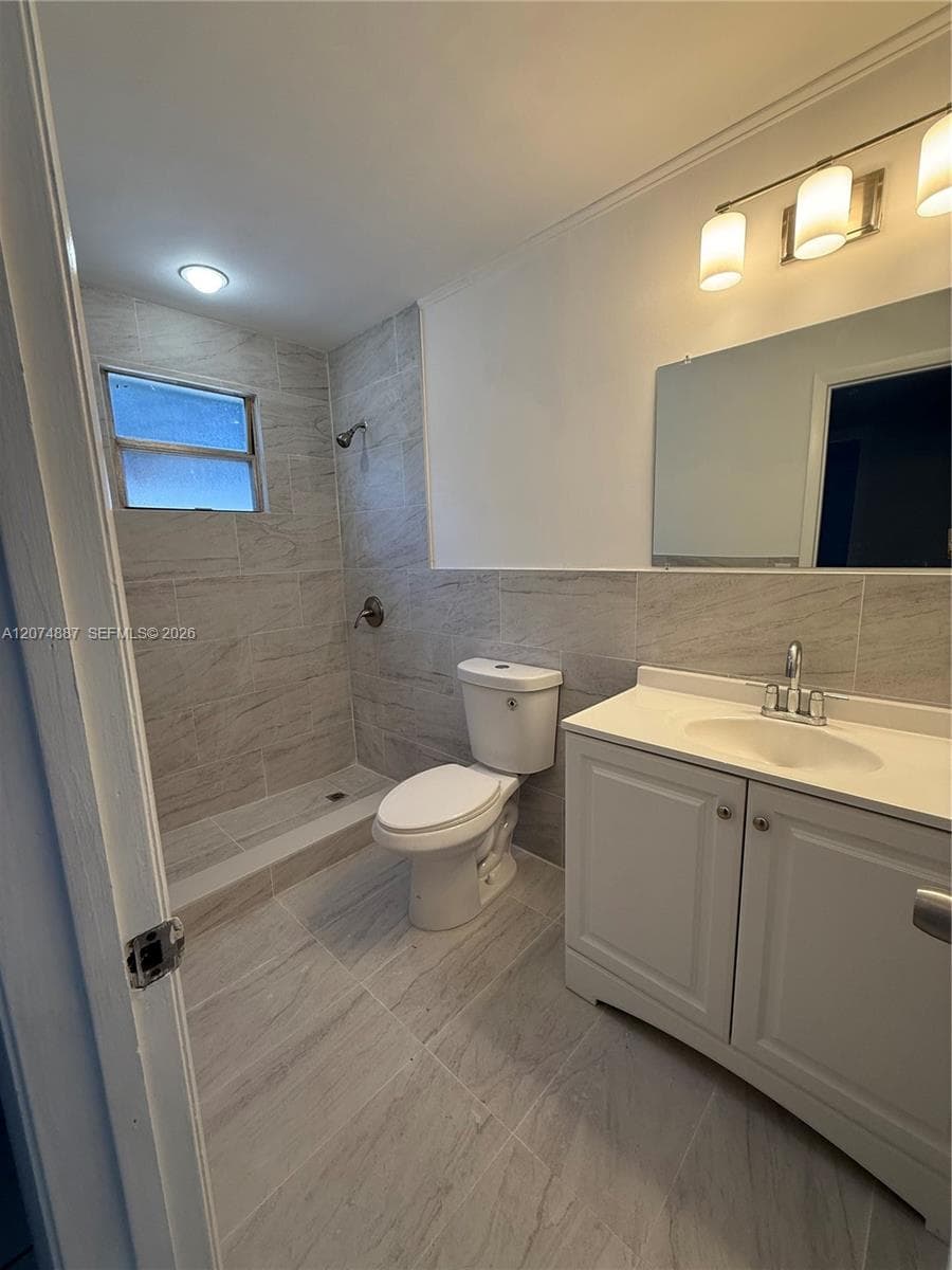 1864 NW 27th St # B, Miami, FL 33142 photo 3
