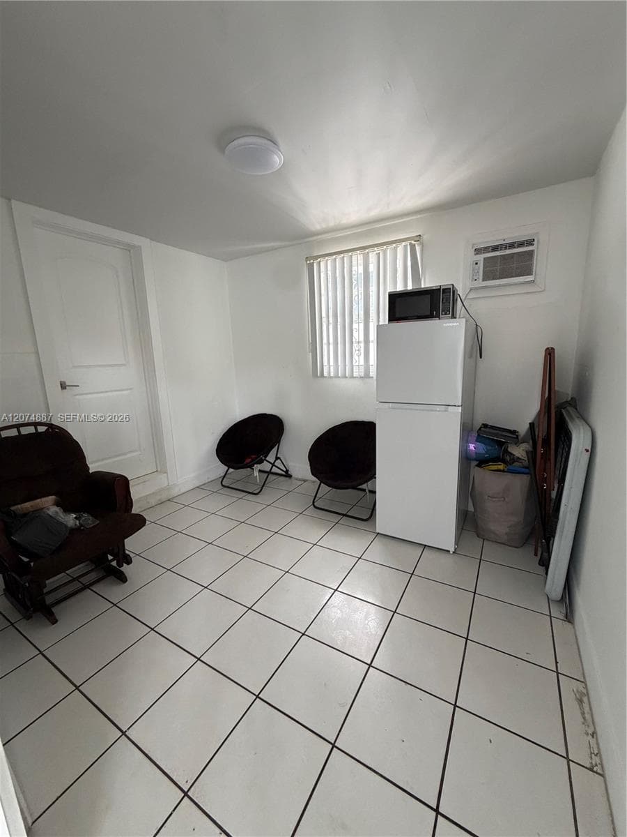 1864 NW 27th St # B, Miami, FL 33142 photo 4