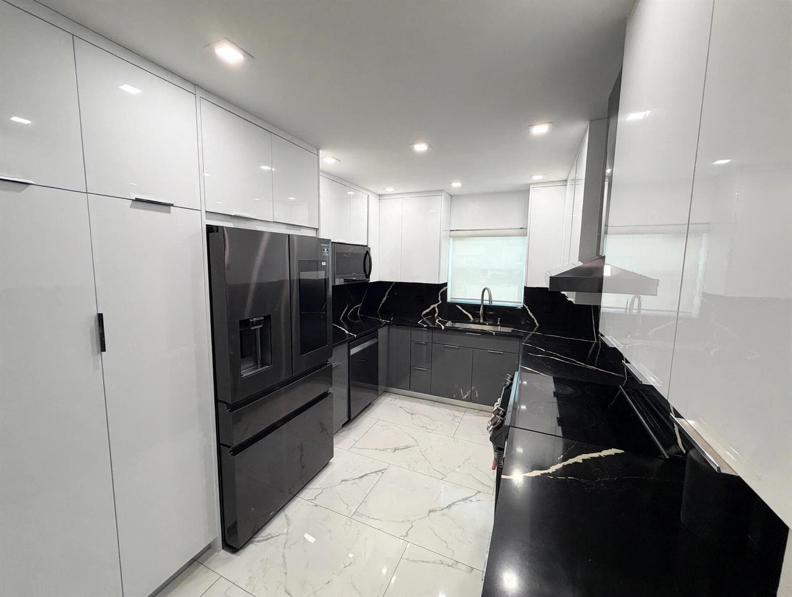 9054 NW 35TH Place, Sunrise, FL 33351 photo 3