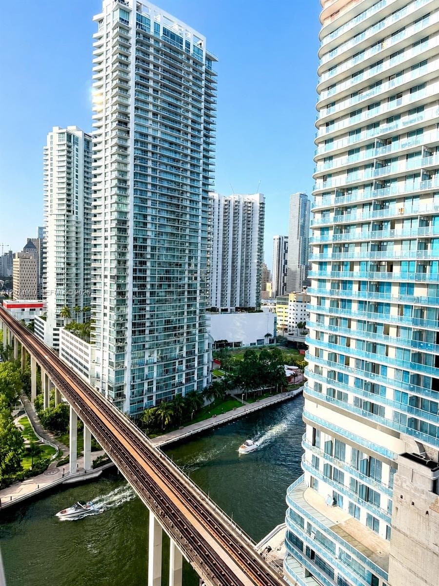 690 SW 1st Ct # 2318, Miami, FL 33130 photo 2