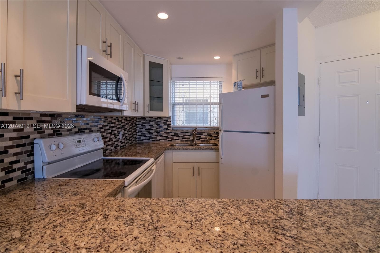 1750 W 46th St # 521, Hialeah, FL 33012 photo 3