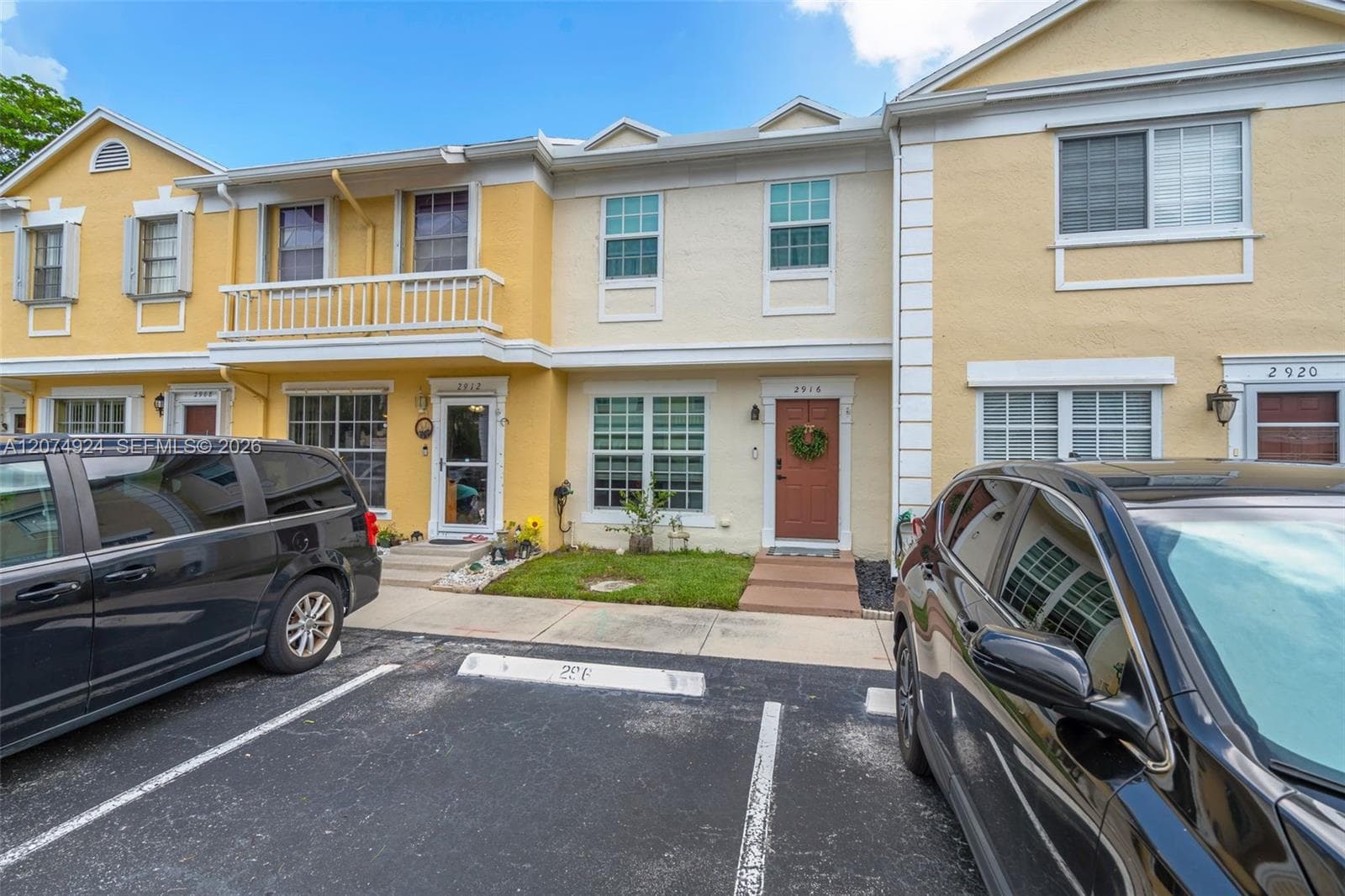 2916 Dorchester Ln, Cooper City, FL 33026 photo 3