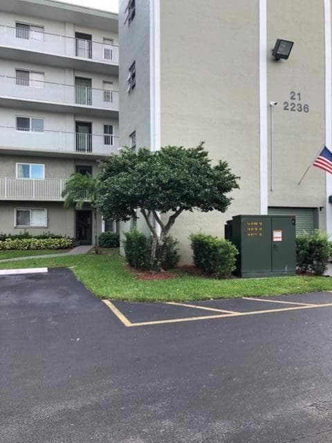 2236 N CYPRESS BEND Drive # 106, Pompano Beach, FL 33069 photo 2