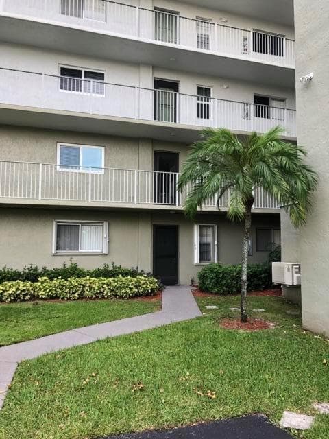 2236 N CYPRESS BEND Drive # 106, Pompano Beach, FL 33069
