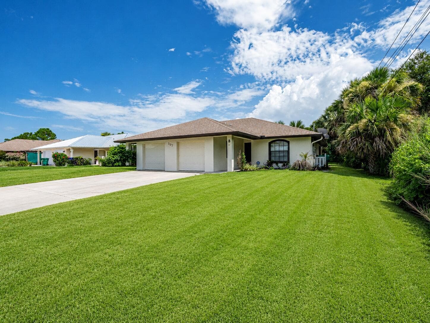 307 S WIMBROW Drive, Sebastian, FL 32958 photo 2